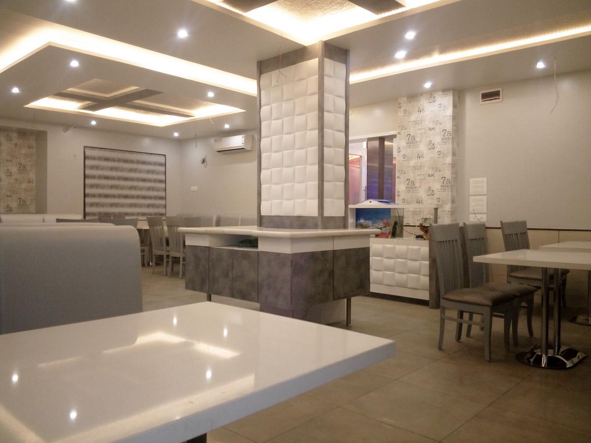 Hotel Pushpak Park Osmanabad Zewnętrze zdjęcie