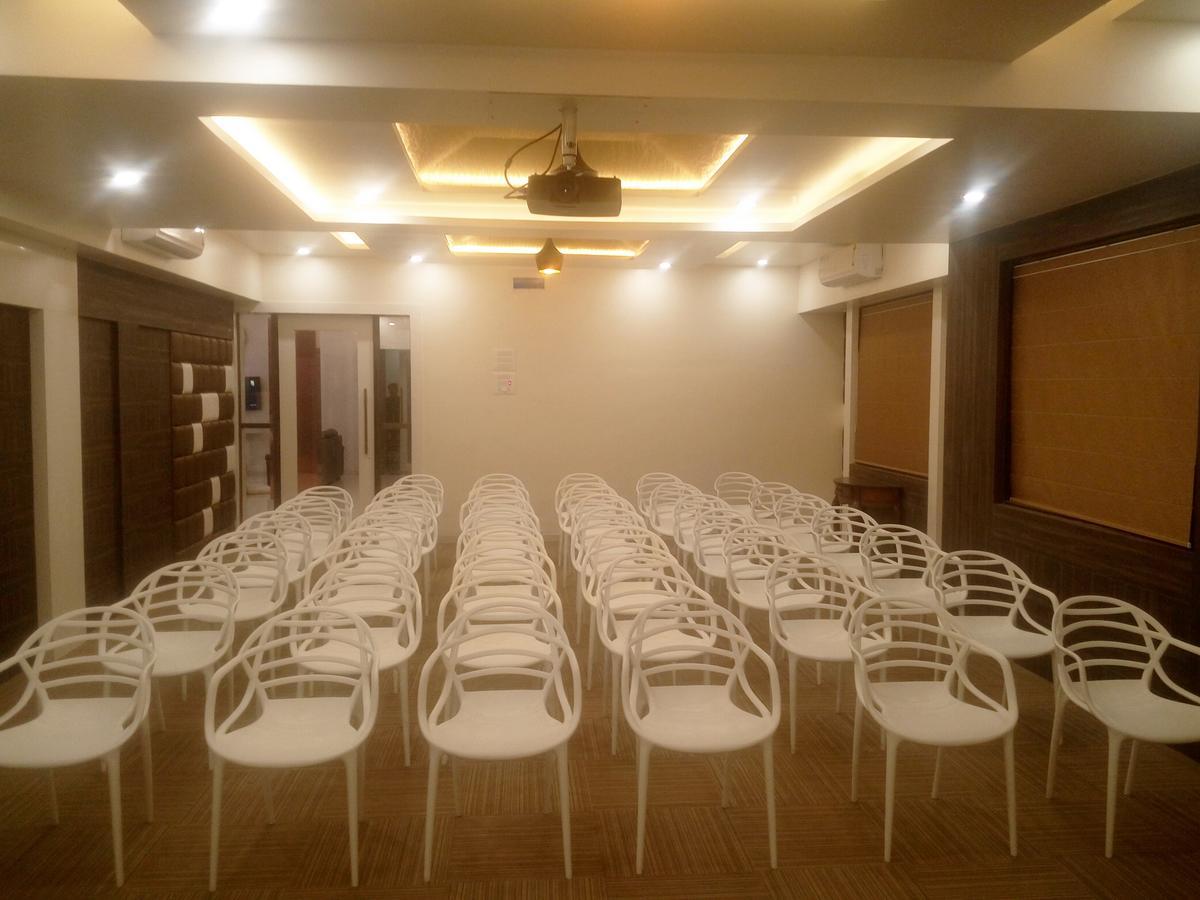 Hotel Pushpak Park Osmanabad Zewnętrze zdjęcie