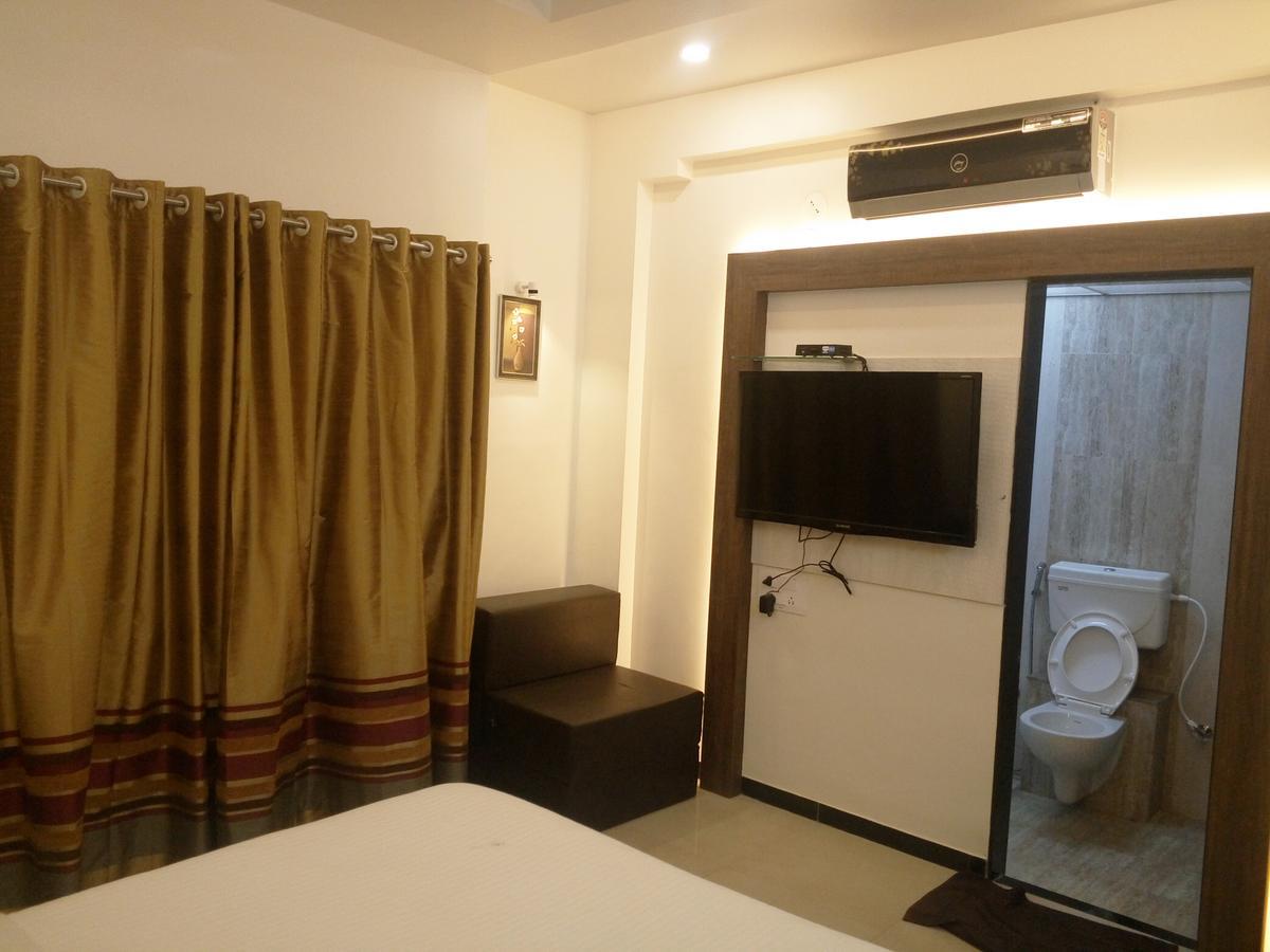 Hotel Pushpak Park Osmanabad Zewnętrze zdjęcie